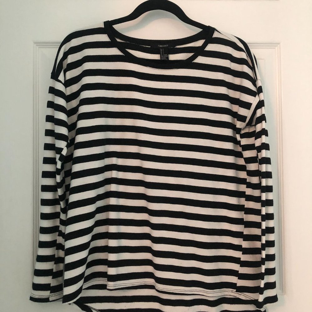 B&W Stripped Long Sleeve Top